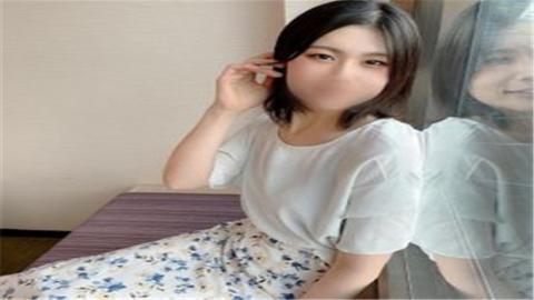 PPV2430778 A teacher in the health room of an elementary school that is too beautiful. Immediately m