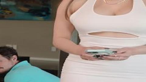 ImNotYourMommy 22 07 08 Lexi Luna Can You Handle Me XXX